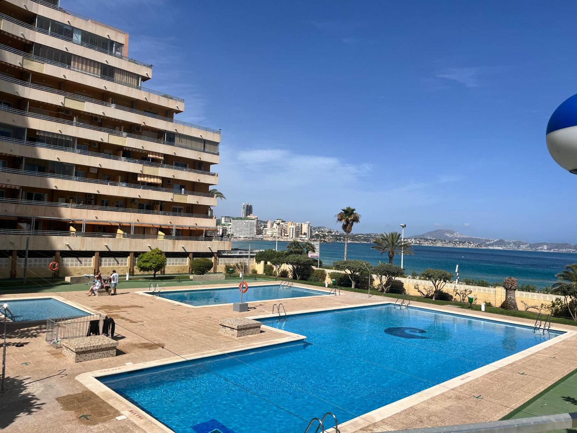 Calpe Apartamento Lujoso 30M De La Playa A Estrenar Wifi Aire Piscina المظهر الخارجي الصورة